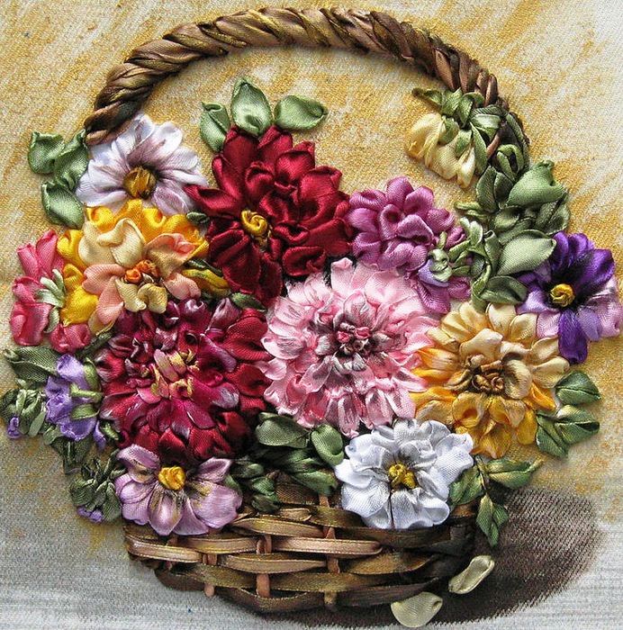 Восхитительная вышивка лентами от Ирины Жуковой + МК некоторых цветочков