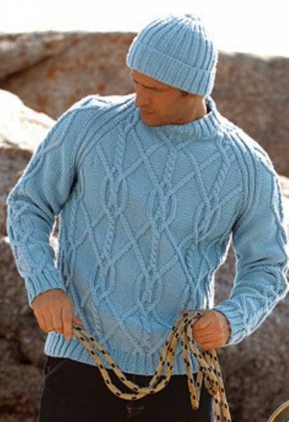 Мужской пуловер связанный спицами.