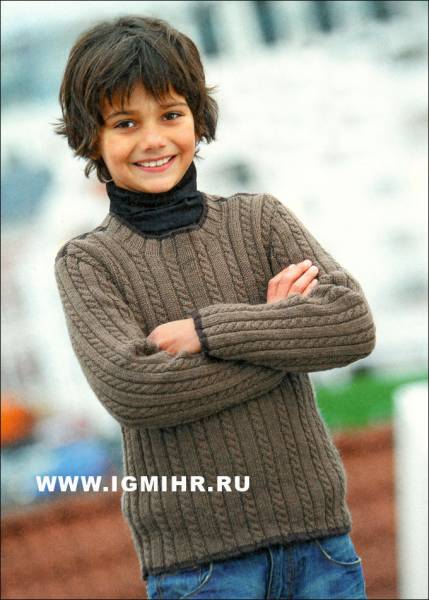 Коричневый пуловер с косами для мальчика 2-10 лет. Вязание спицами.