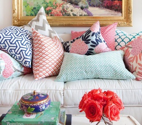 10 советов как украсить интерьер с помощью декоративных подушек